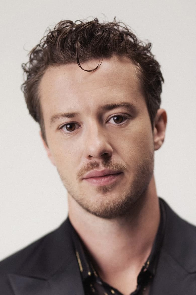 Joseph Quinn: Biography, Career, Net Worth & Personal Life