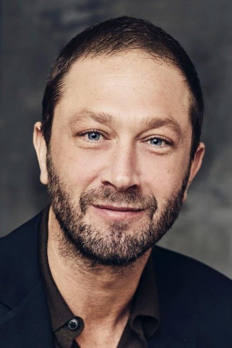 Ebon Moss-Bachrach: Biography, Career, Net Worth & Personal Life